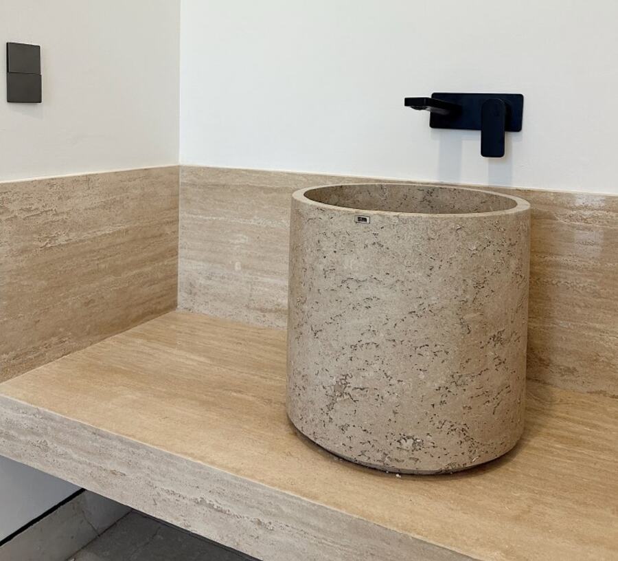 Lavabo de travertino, proyecto de TEORÉ